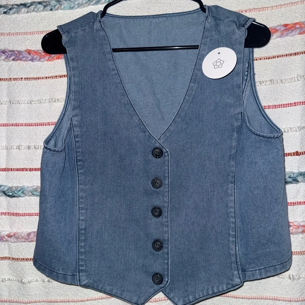 Light‎ Blue Denim Button-Up Vest with Floral Tag
